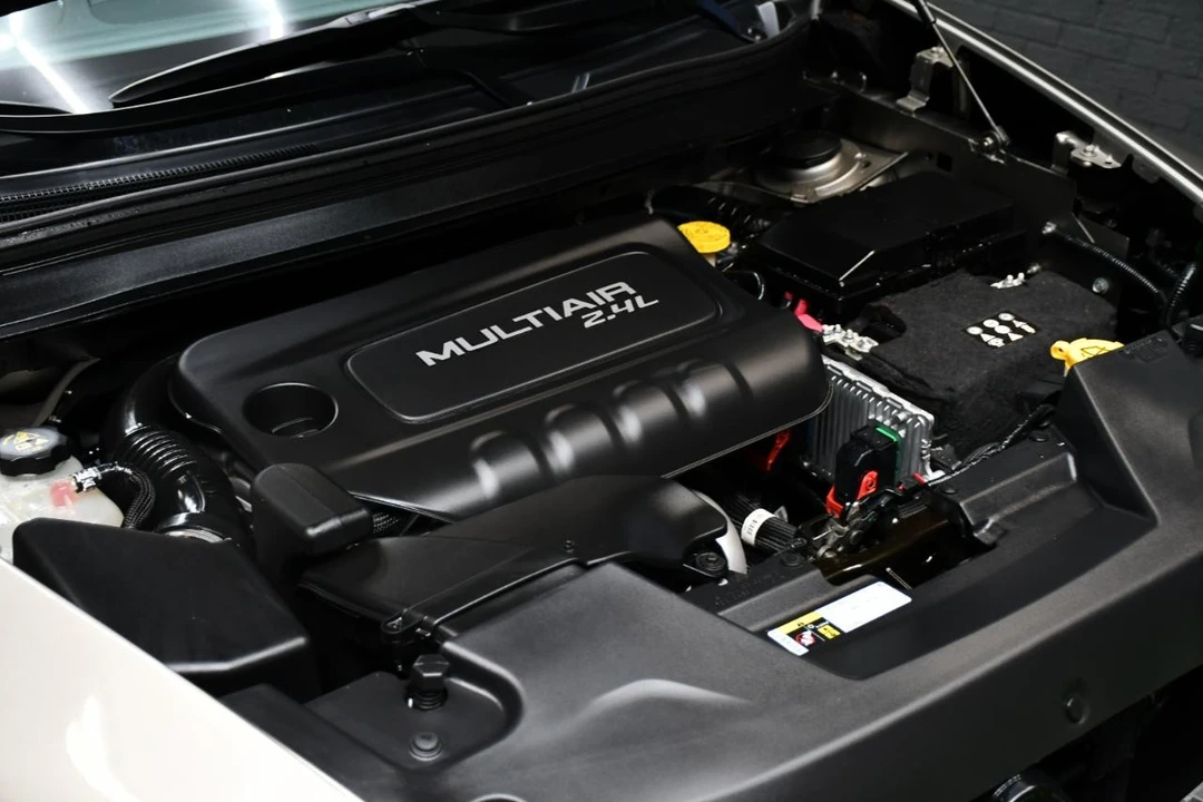 2016 Jeep KL Cherokee - Image 11 of 31
