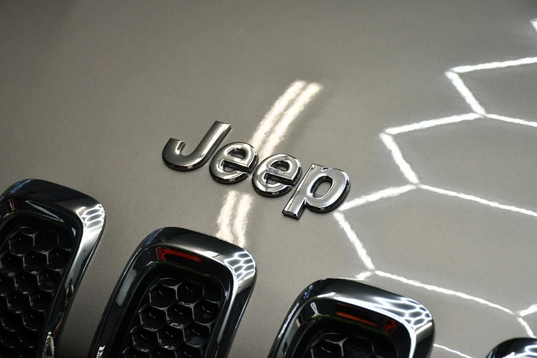 2016 Jeep KL Cherokee - Image 2 of 31