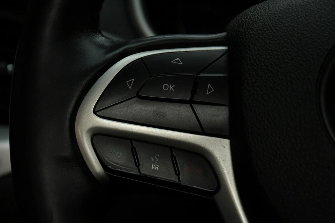 2016 Jeep KL Cherokee - Image 19 of 31