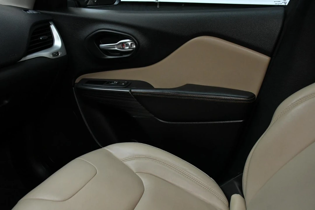 2016 Jeep KL Cherokee - Image 27 of 31