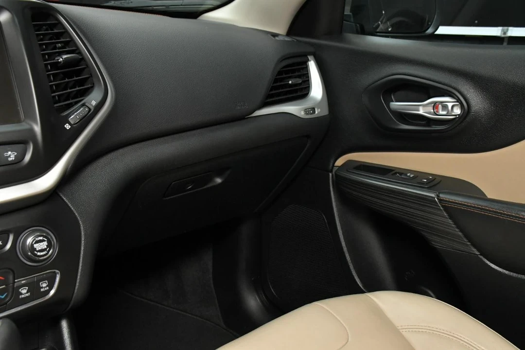 2016 Jeep KL Cherokee - Image 26 of 31