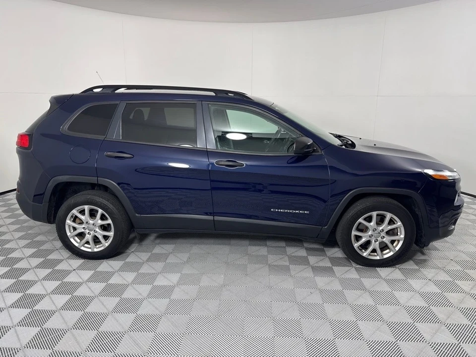 2016 Jeep KL Cherokee - Image 4 of 12