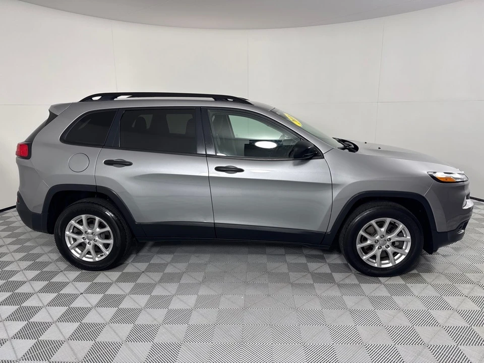 2016 Jeep KL Cherokee - Image 4 of 12