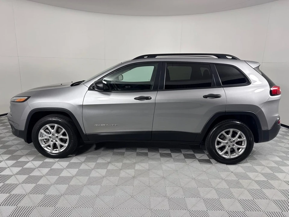 2016 Jeep KL Cherokee - Image 8 of 12