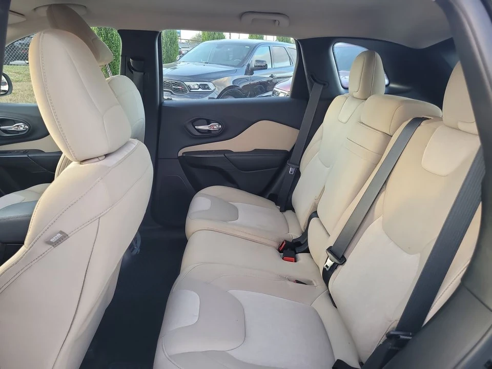 2016 Jeep KL Cherokee - Image 11 of 12