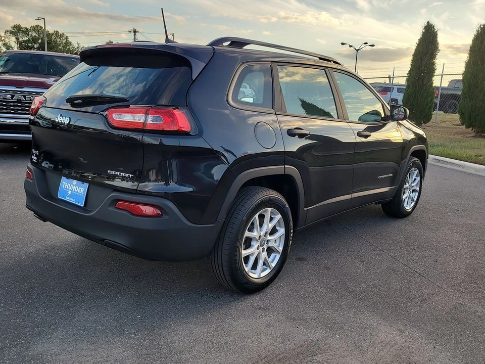 2016 Jeep KL Cherokee - Image 4 of 12