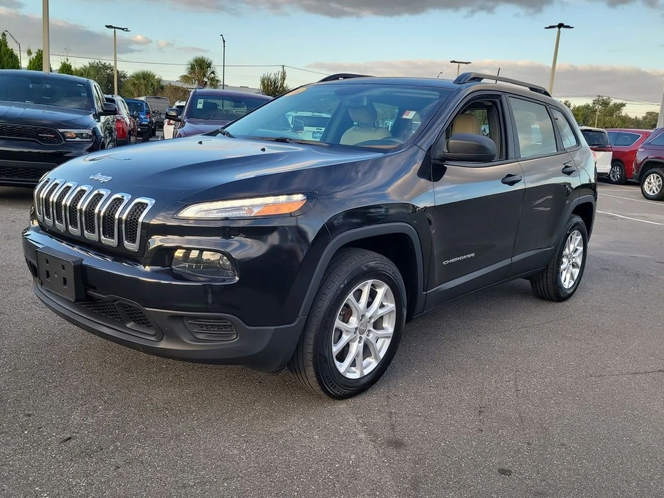 2016 Jeep KL Cherokee - Image 2 of 12