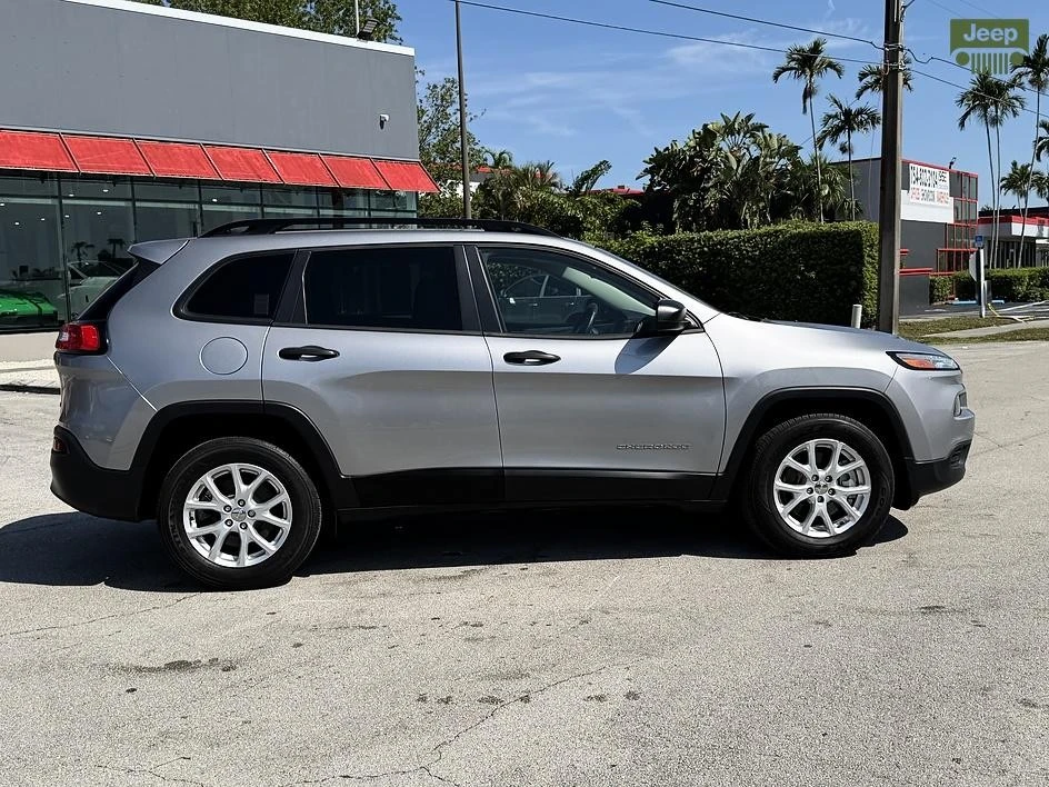 2016 Jeep KL Cherokee - Image 10 of 31