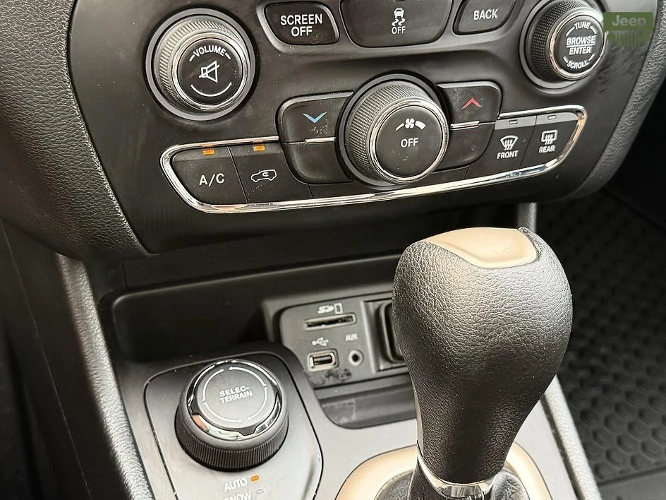 2016 Jeep KL Cherokee - Image 22 of 31