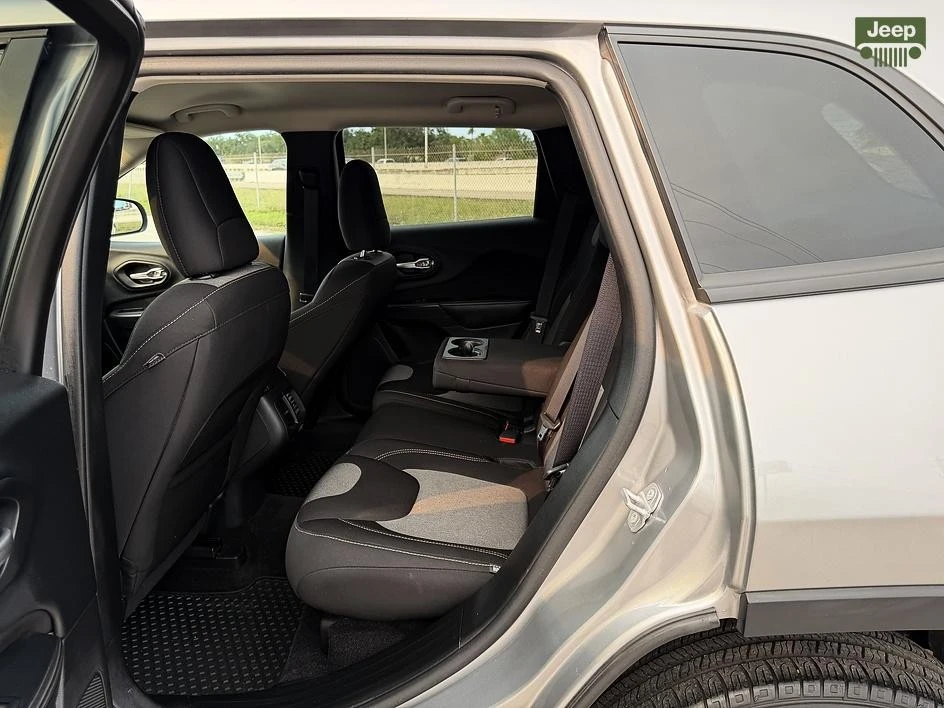 2016 Jeep KL Cherokee - Image 17 of 31
