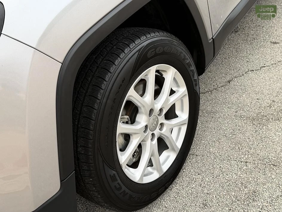 2016 Jeep KL Cherokee - Image 27 of 31