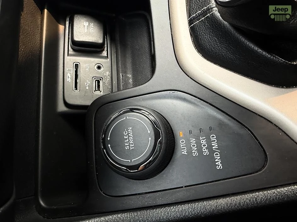 2016 Jeep KL Cherokee - Image 26 of 31