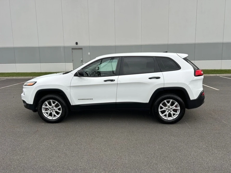 2016 Jeep KL Cherokee - Image 8 of 12