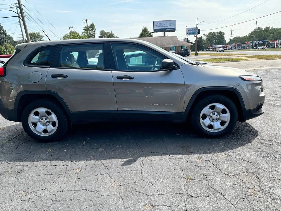 2016 Jeep KL Cherokee - Image 2 of 4