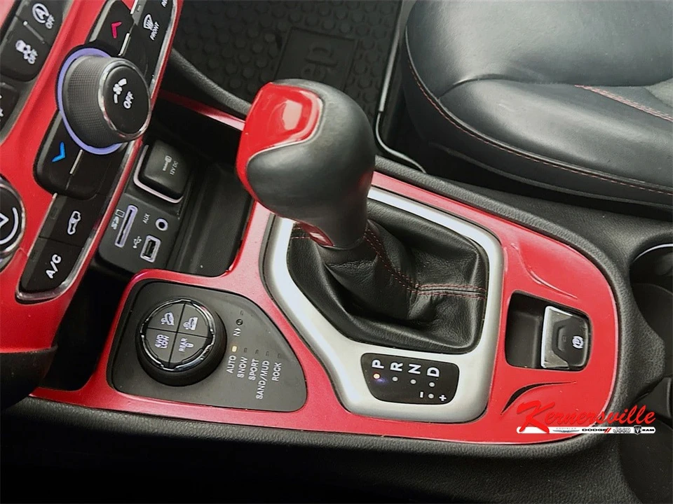 2016 Jeep KL Cherokee - Image 16 of 21