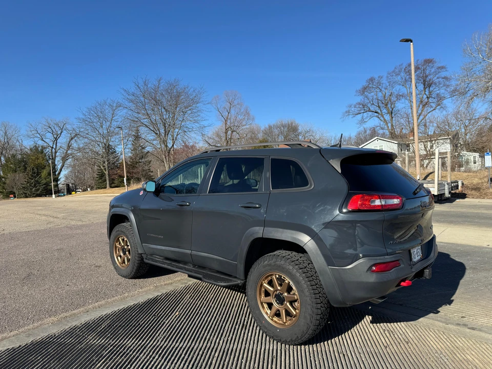 2016 Jeep KL Cherokee - Image 15 of 31