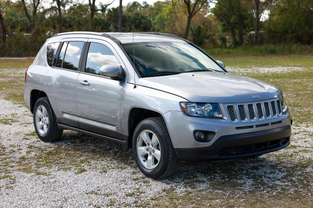 2016 Jeep Compass - Image 15 of 21