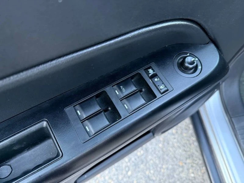 2016 Jeep Compass - Image 11 of 12
