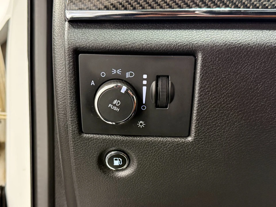 2016 Jeep WK2 Grand Cherokee SRT - Image 23 of 31