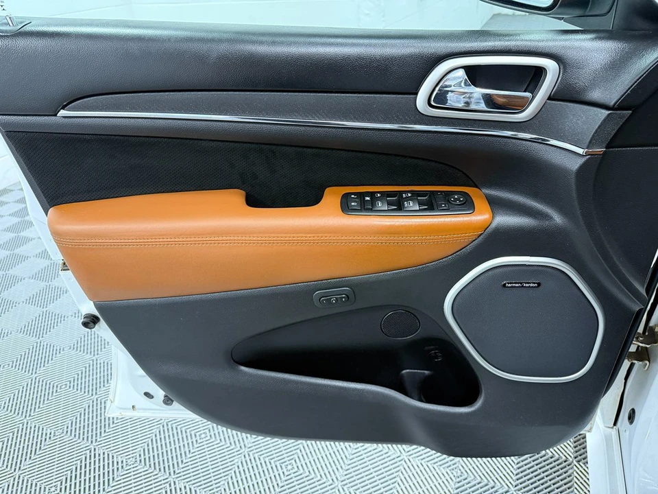 2016 Jeep WK2 Grand Cherokee SRT - Image 11 of 31