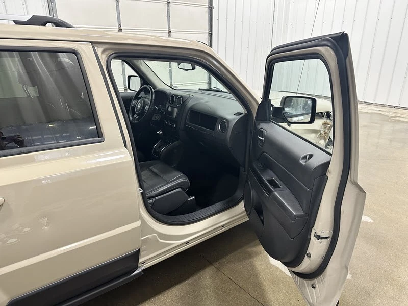 2016 Jeep Patriot - Image 16 of 21