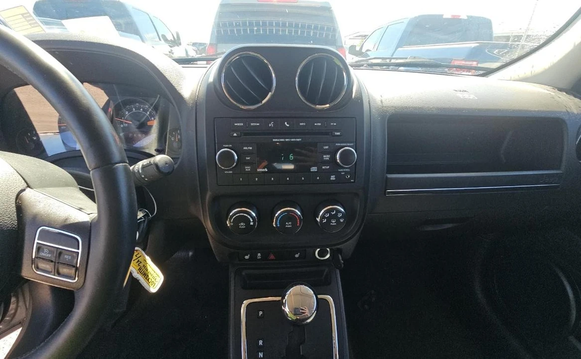 2016 Jeep Patriot - Image 11 of 14