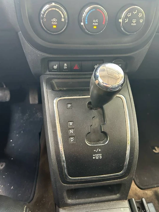 2016 Jeep Wrangler - Image 11 of 15