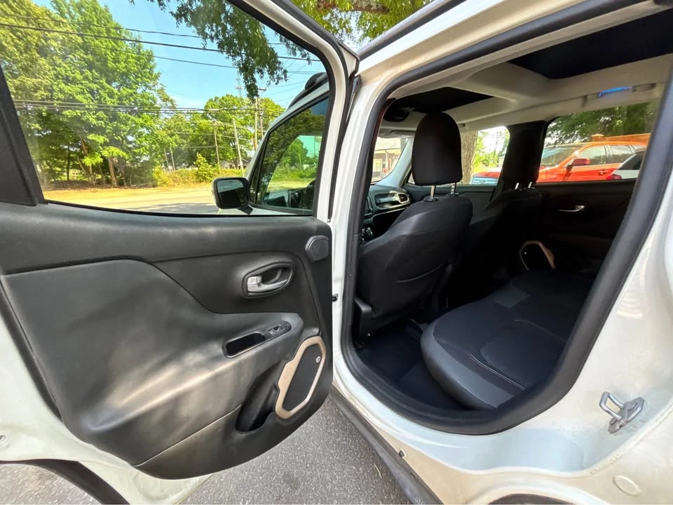 2016 Jeep Renegade - Image 15 of 18