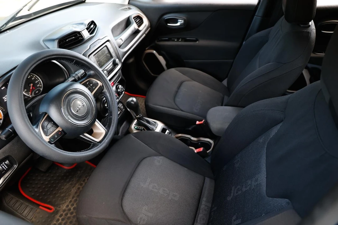 2016 Jeep Renegade - Image 4 of 12