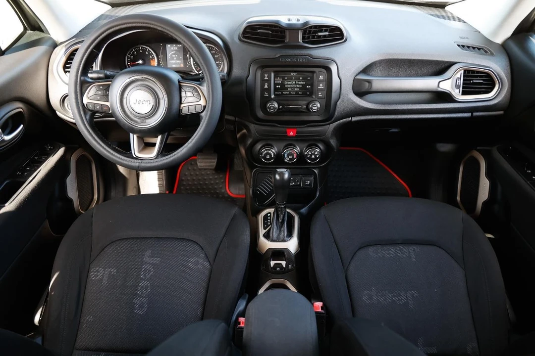 2016 Jeep Renegade - Image 2 of 12