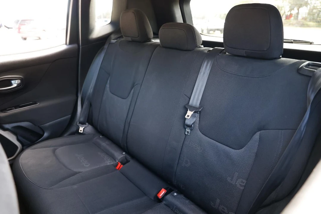 2016 Jeep Renegade - Image 8 of 12