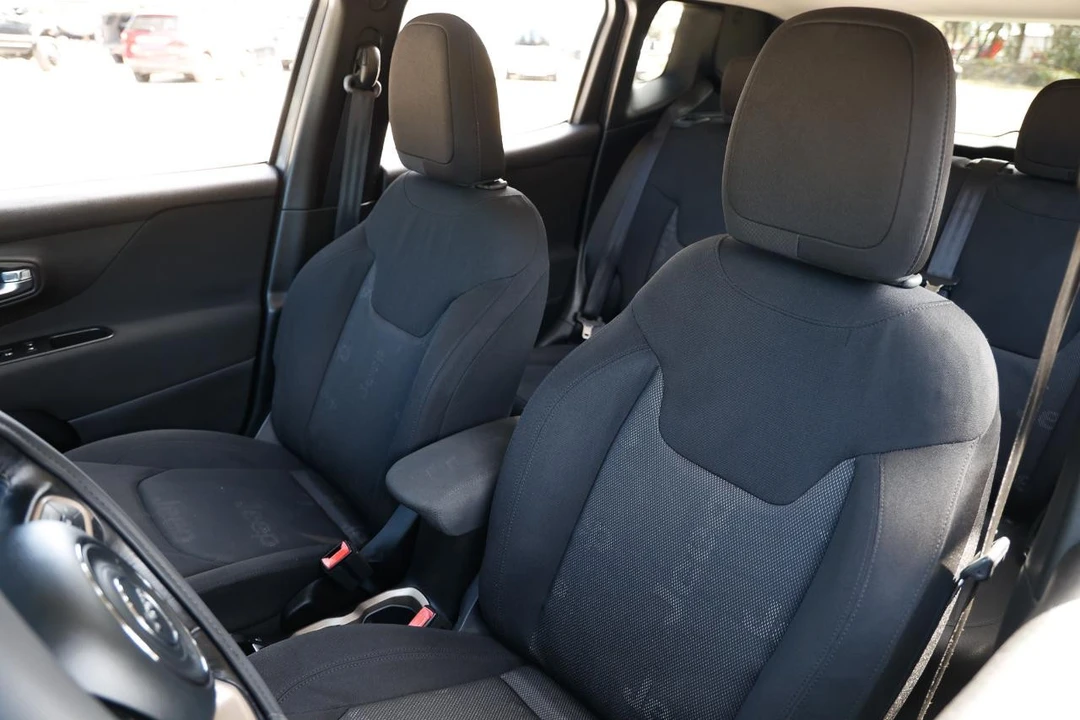 2016 Jeep Renegade - Image 6 of 12