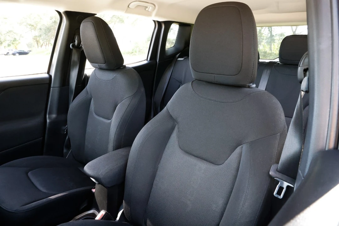 2016 Jeep Renegade - Image 6 of 21