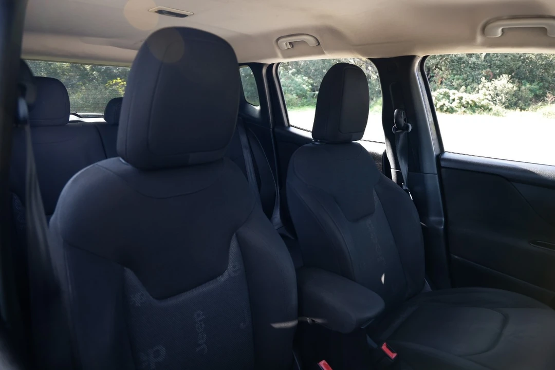2016 Jeep Renegade - Image 17 of 21