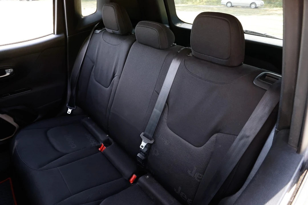 2016 Jeep Renegade - Image 8 of 21