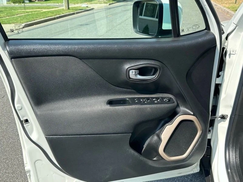 2016 Jeep Renegade - Image 12 of 12