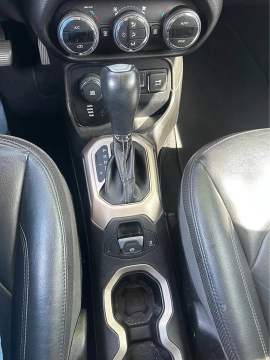 2016 Jeep Renegade - Image 11 of 15