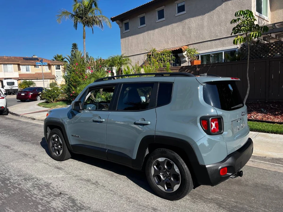 2016 Jeep Renegade - Image 10 of 11