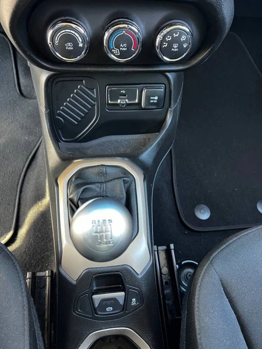 2016 Jeep Renegade - Image 9 of 11
