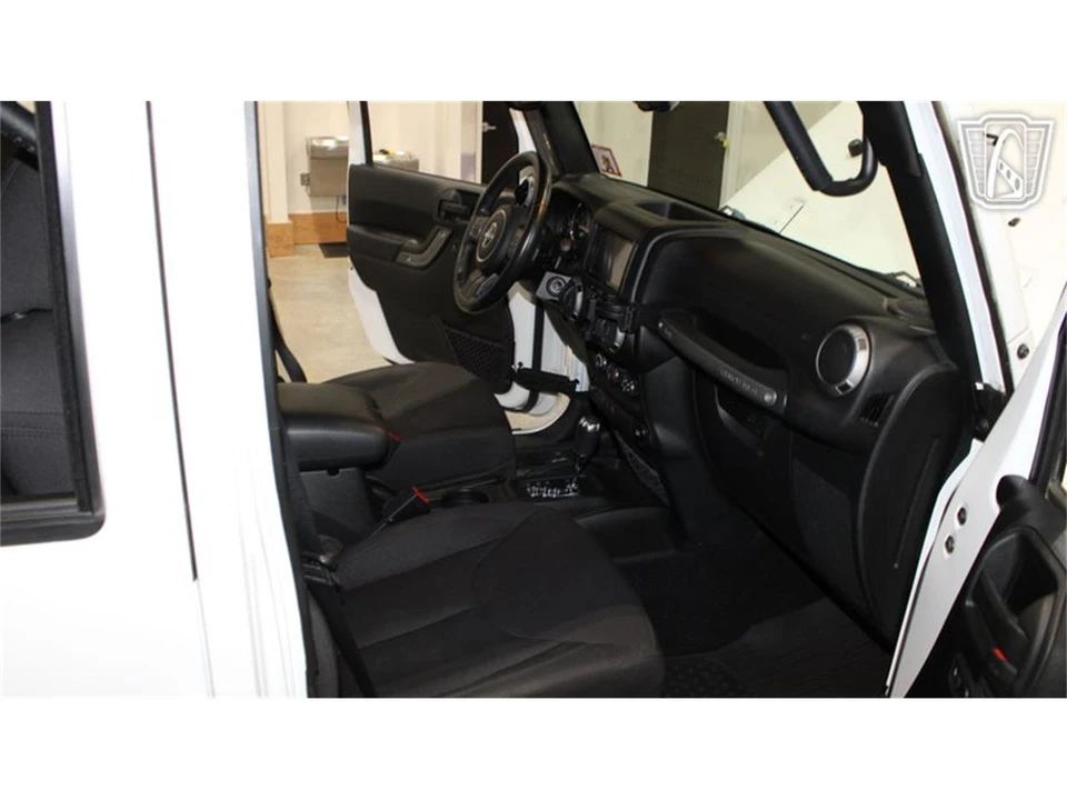 2016 Jeep JK Wrangler - Image 2 of 31