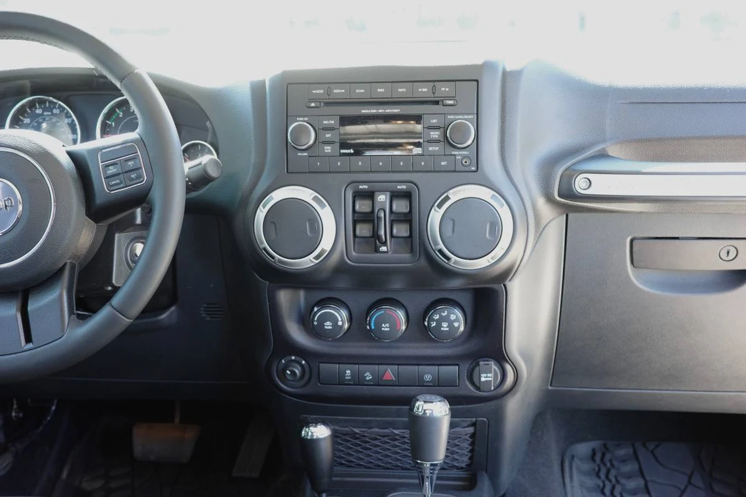 2016 Jeep JK Wrangler - Image 14 of 18