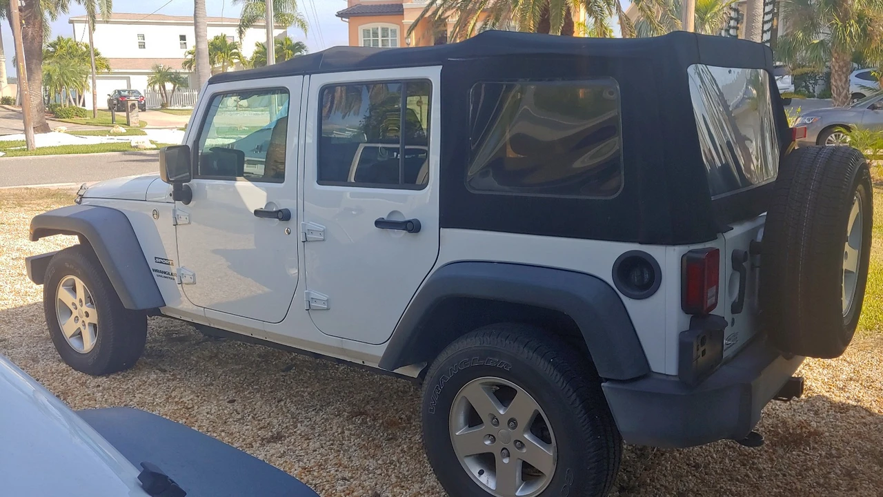 2016 Jeep JK Wrangler - Image 2 of 7