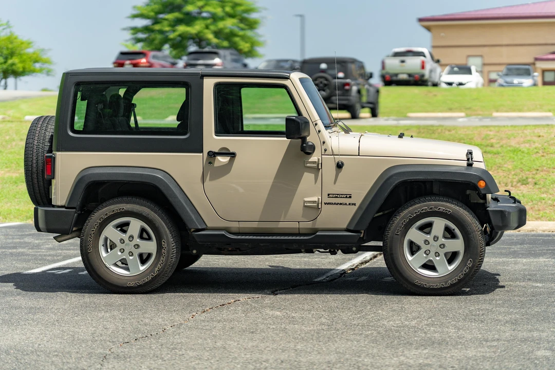 2016 Jeep JK Wrangler - Image 3 of 31