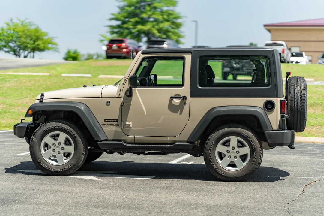 2016 Jeep JK Wrangler - Image 7 of 31