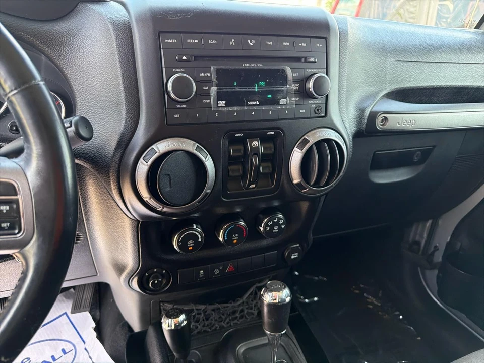 2016 Jeep - Image 23 of 31