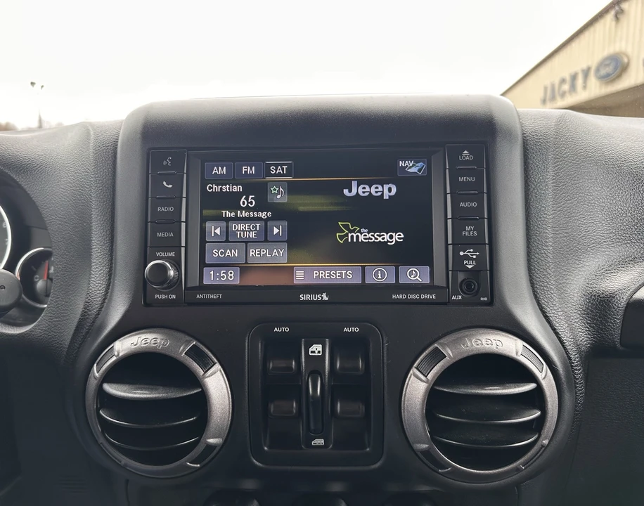 2016 Jeep - Image 24 of 28