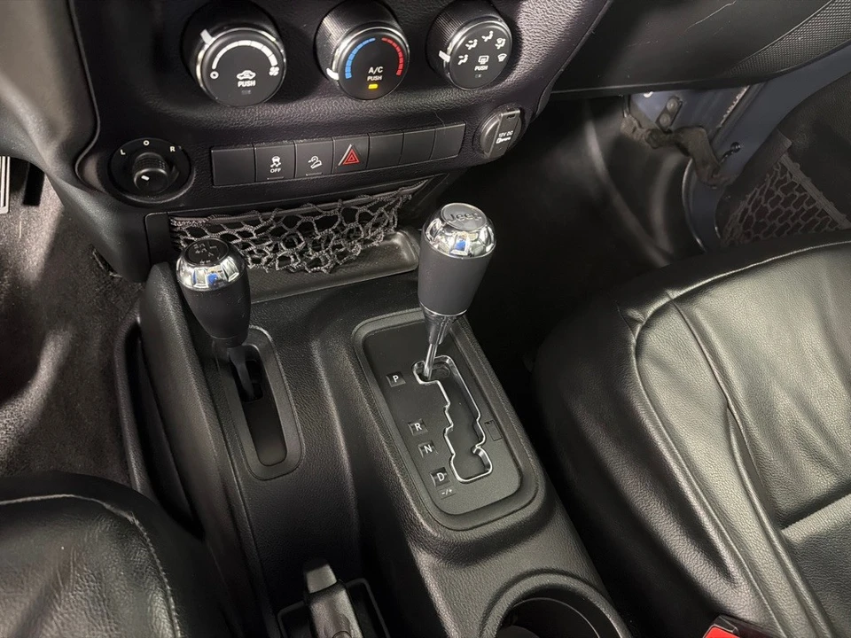 2016 Jeep Wrangler - Image 16 of 22