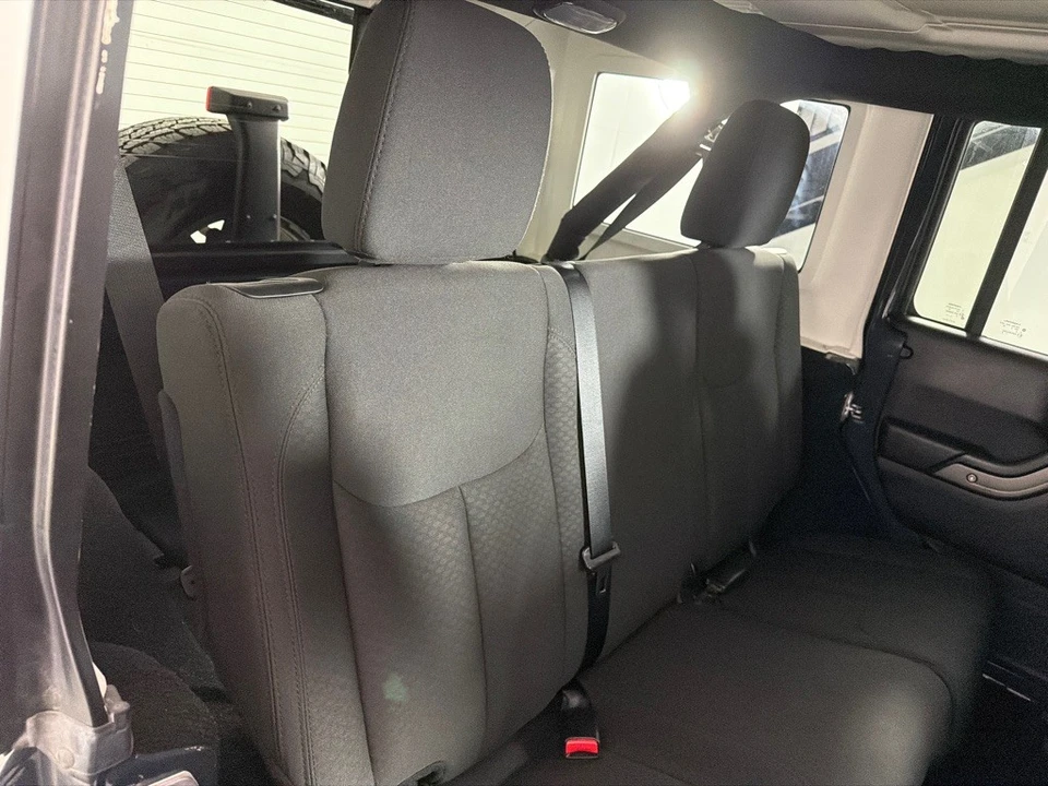 2016 Jeep Wrangler - Image 21 of 22