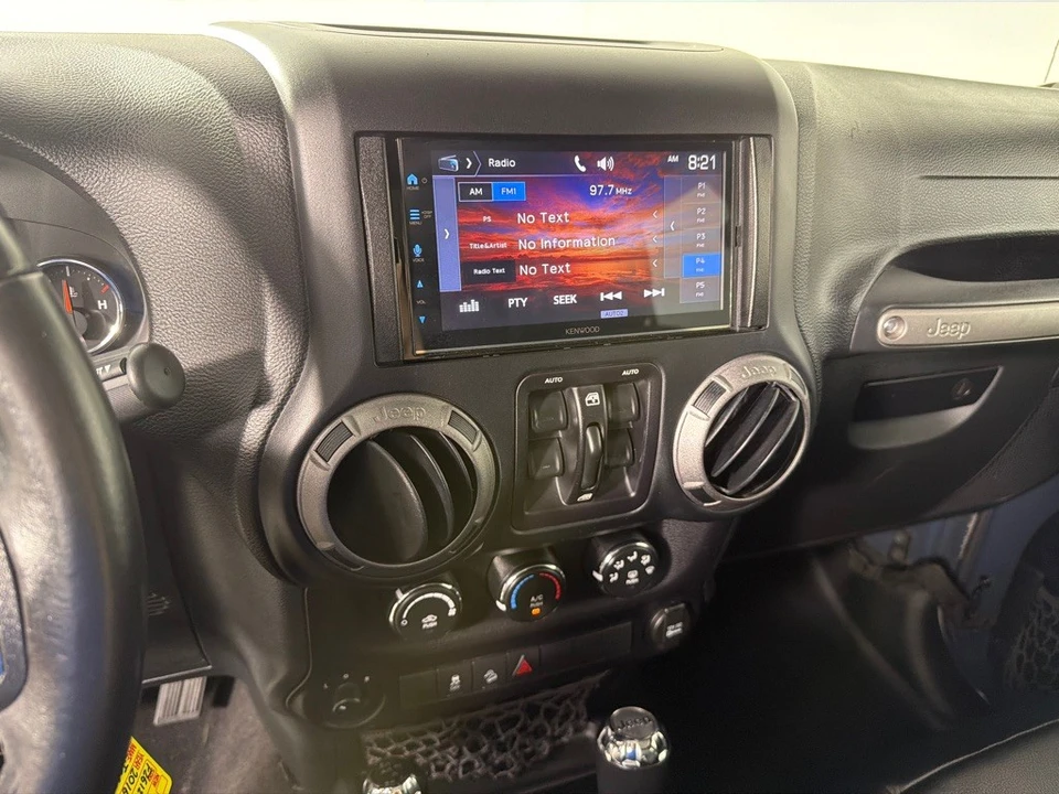 2016 Jeep Wrangler - Image 14 of 22