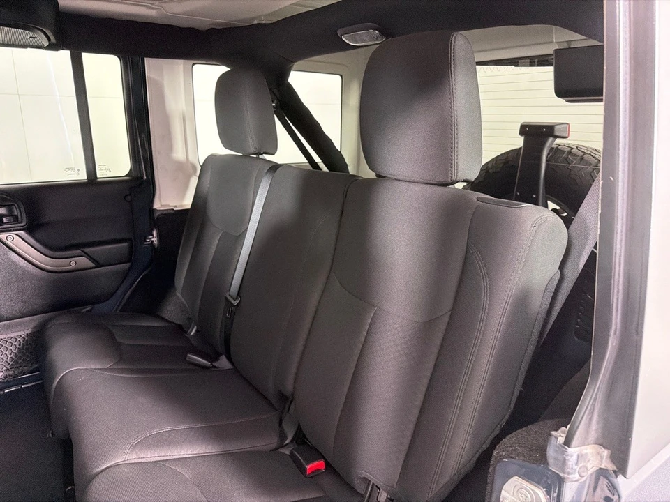 2016 Jeep Wrangler - Image 18 of 22